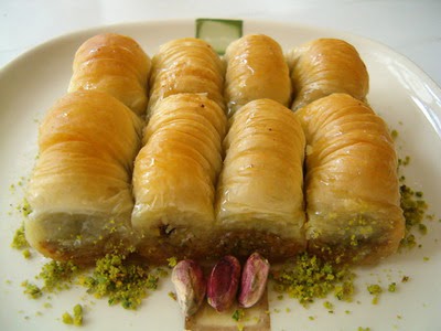  Adana Pastane Pasta servisi  Essiz lezzette 1 kilo Fistikli Sari Burma